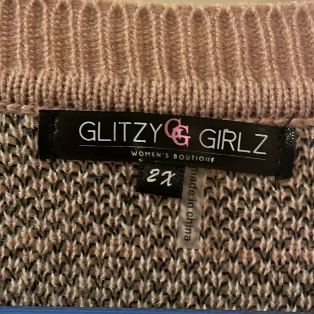 Pink white and gray leopard print sweater - Picture 2 of 3